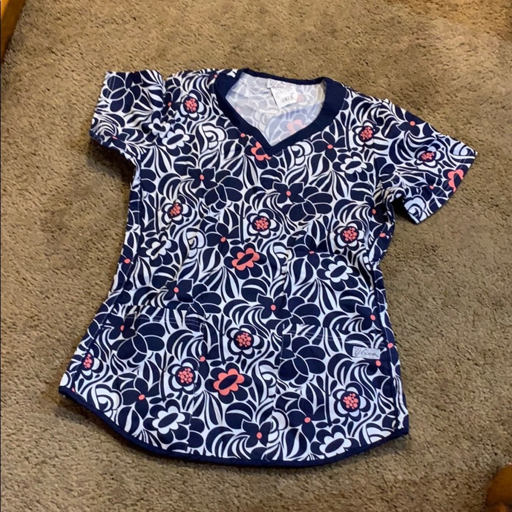 Scrub top